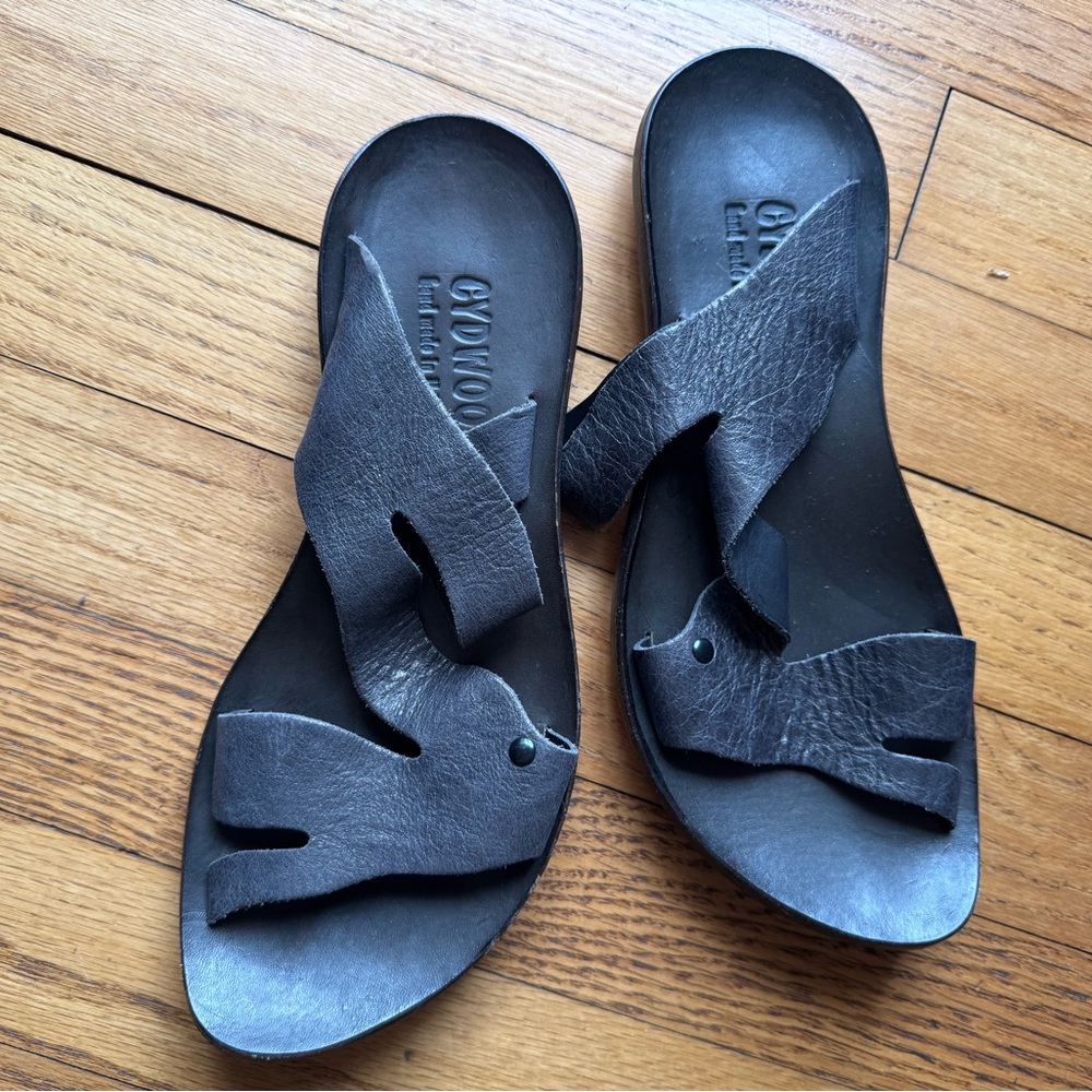 CYDWOQ leather sandals size 36 never worn